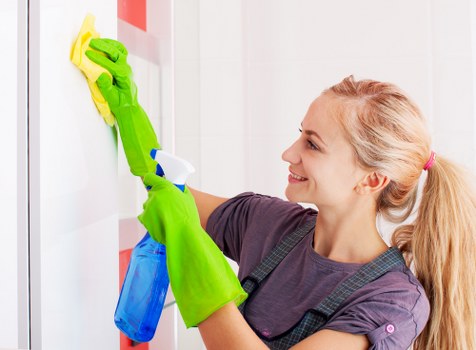 Professional East Ham carpet cleaners refreshing a busy home carpet